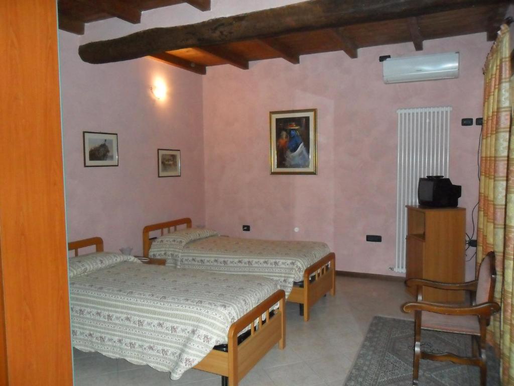 Hotel San Francesco Budrio  Phòng bức ảnh